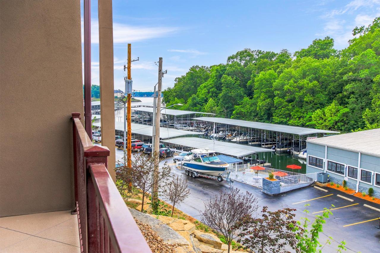 The At Of The Hotel Lake Ozark